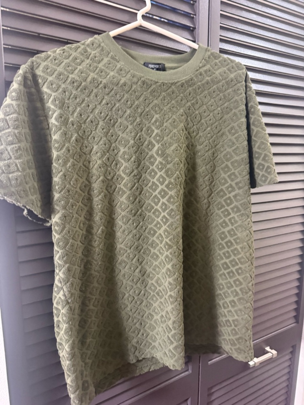 Forever 21 Men Olive Textured Short Sleeve Tee - Picture 2 of 3